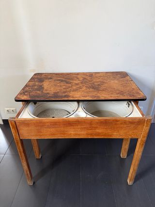 Mesa rústica de madera