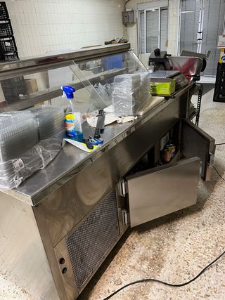 Vitrina charcutería refrigerada