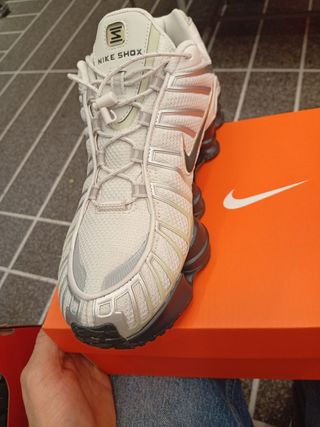 Nike Shox Talla 42.5 Plata/Blanco