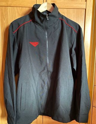 Cortavientos hombre negro