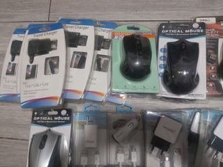 Lote con 42 piezas Cargadores, Ladrón USB, Ratones