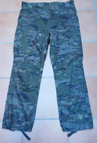Uniforme militar camuflaje
