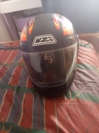 Casco de moto NZI negro