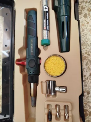 Soldador a gas Parkside con accesorios