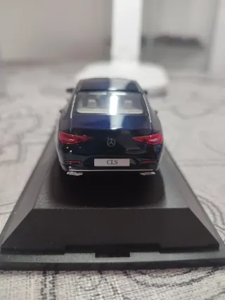 Mercedes-Benz CLS 1/43