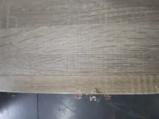 Mesitas de noche, tiene algún desperfecto