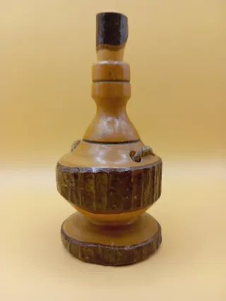 Bottiglia decorativa vintage in legno