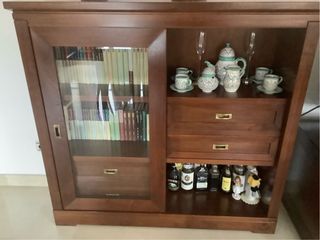 VITRINA MADERA ROBLE. SAMBUCCO S.L.