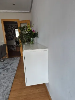 Mueble de salón BESTA blanco y cristal