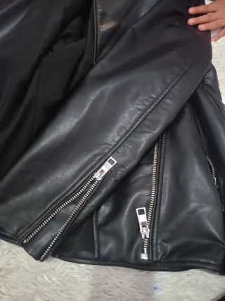 Chaqueta Zara Cuero Negra