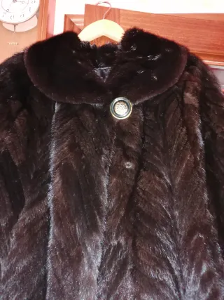 Abrigo de piel negro