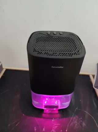 Deshumidificador Negro y Transparente