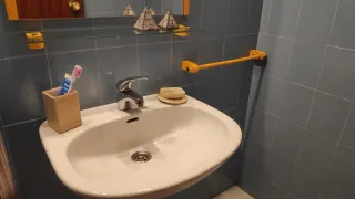 Espejo 80cm LED con repisa de cristal