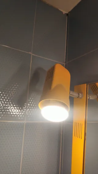 Espejo 80cm LED con repisa de cristal