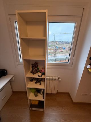 Escritorio con cajonera y librero