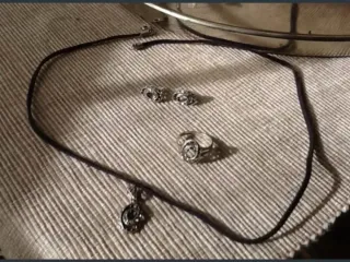 Conjunto Pendientes, Colgante y Anillo