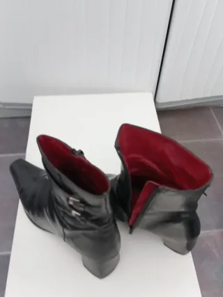 Botines de piel negros mujer.