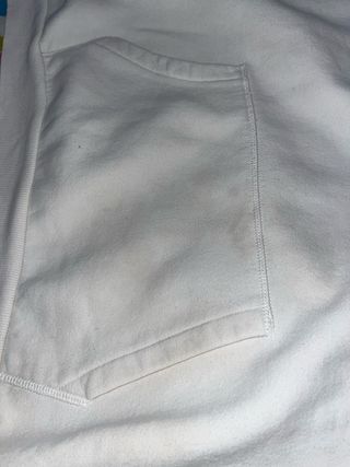 Sudadera blanca con estampado