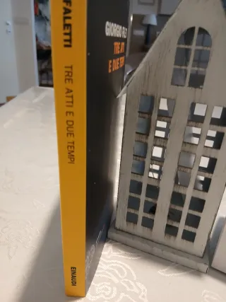 Tre atti e due tempi