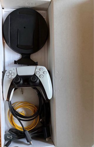 Consola PS5 con mando y lector como nueva.