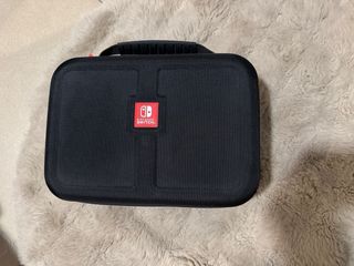 Nintendo Switch + 2 mandos extra + funda + C