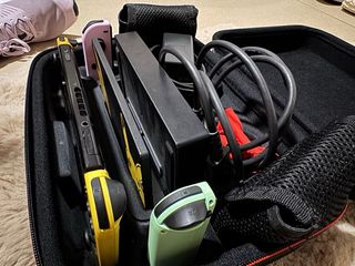 Nintendo Switch + 2 mandos extra + funda + C