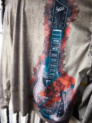 Camiseta manga larga XL guitarra