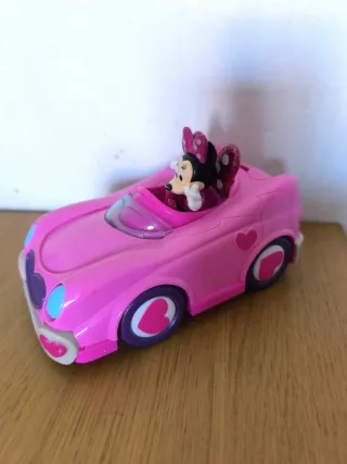 Coche rosa Minnie con accesorio