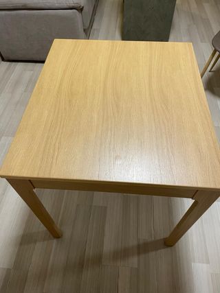 Mesa comedor Ikea extensible de madera clara