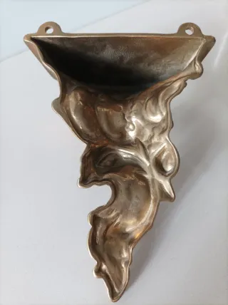 Peana o ménsula de bronce antigua