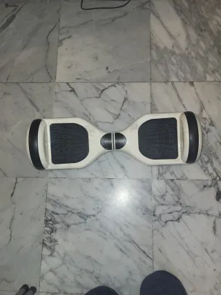 Hoverboard blanco y negro
