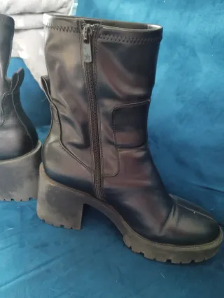 Stivali neri con tacco