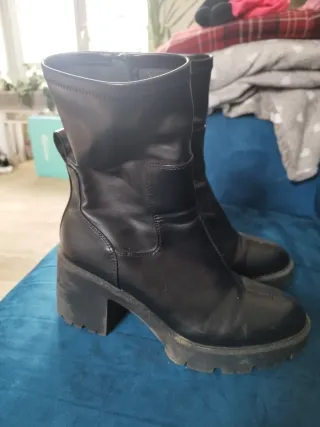 Stivali neri con tacco