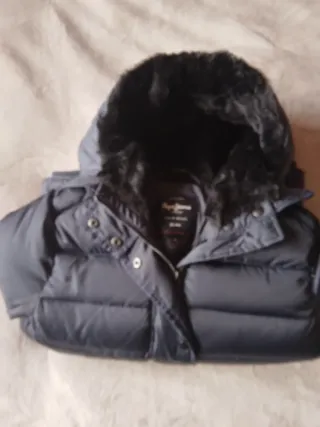 Plumas Pepe Jeans gris con capucha