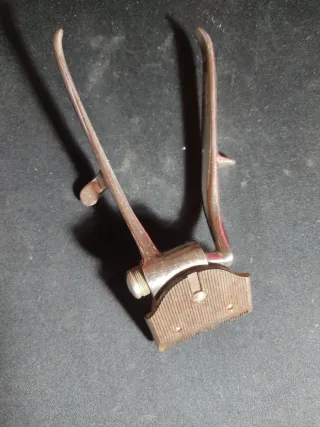 Máquina de cortar pelo vintage manual