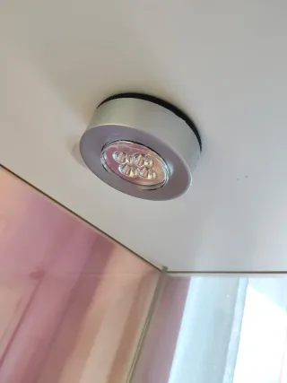 Vitrina de cristal y metal