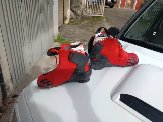 Attrezzatura da sci di fondo per bambini + scarponi + bastoncini