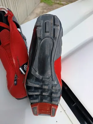 Attrezzatura da sci di fondo per bambini + scarponi + bastoncini