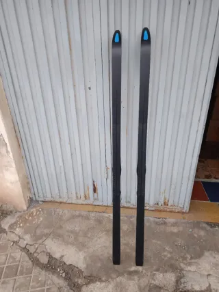 Attrezzatura da sci di fondo per bambini + scarponi + bastoncini