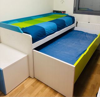 Cama nido con almacenaje azul y verde