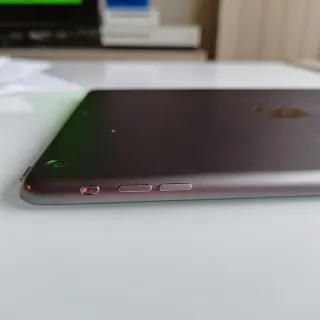 iPad Air A1474 Gris Espacial 16GB + teclado