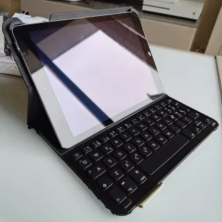 iPad Air A1474 Gris Espacial 16GB + teclado