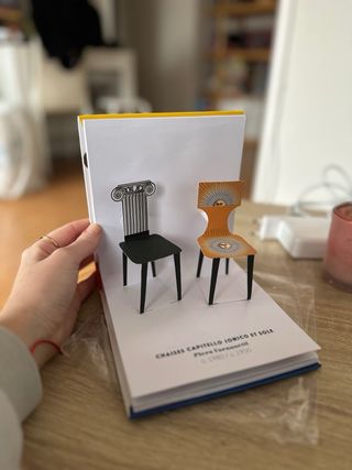 Libro pop-up “10 autres chaises” – Dominique Ehrha