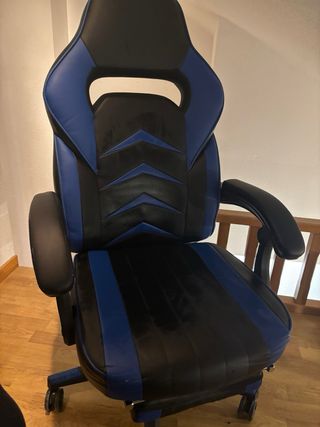 Silla gaming negra y azul