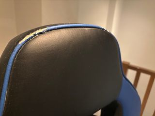 Silla gaming negra y azul