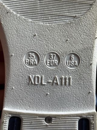 Sandalias azules con pedrería