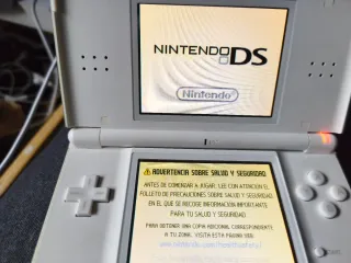 Nintendo DS Lite Blanca + Elite Beat Agents