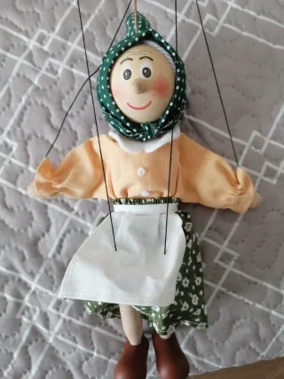 Marioneta de madera artesanal