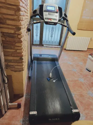 Cinta de correr Bladez TR202i