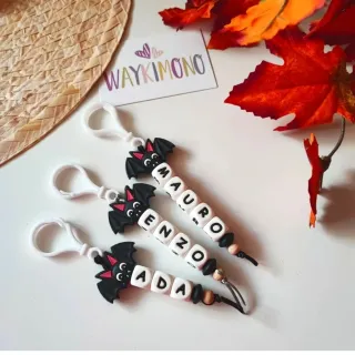 Llavero identificador mochila murciélago